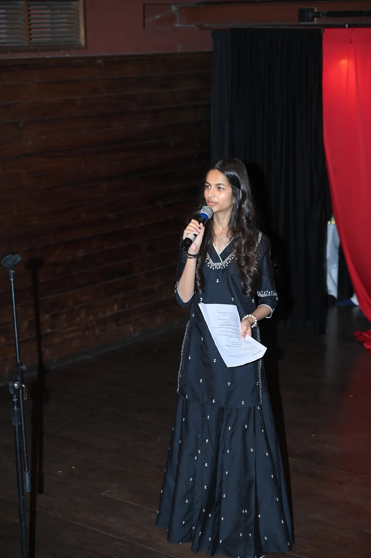 Aanya Jain addressing the house at Project Junoon